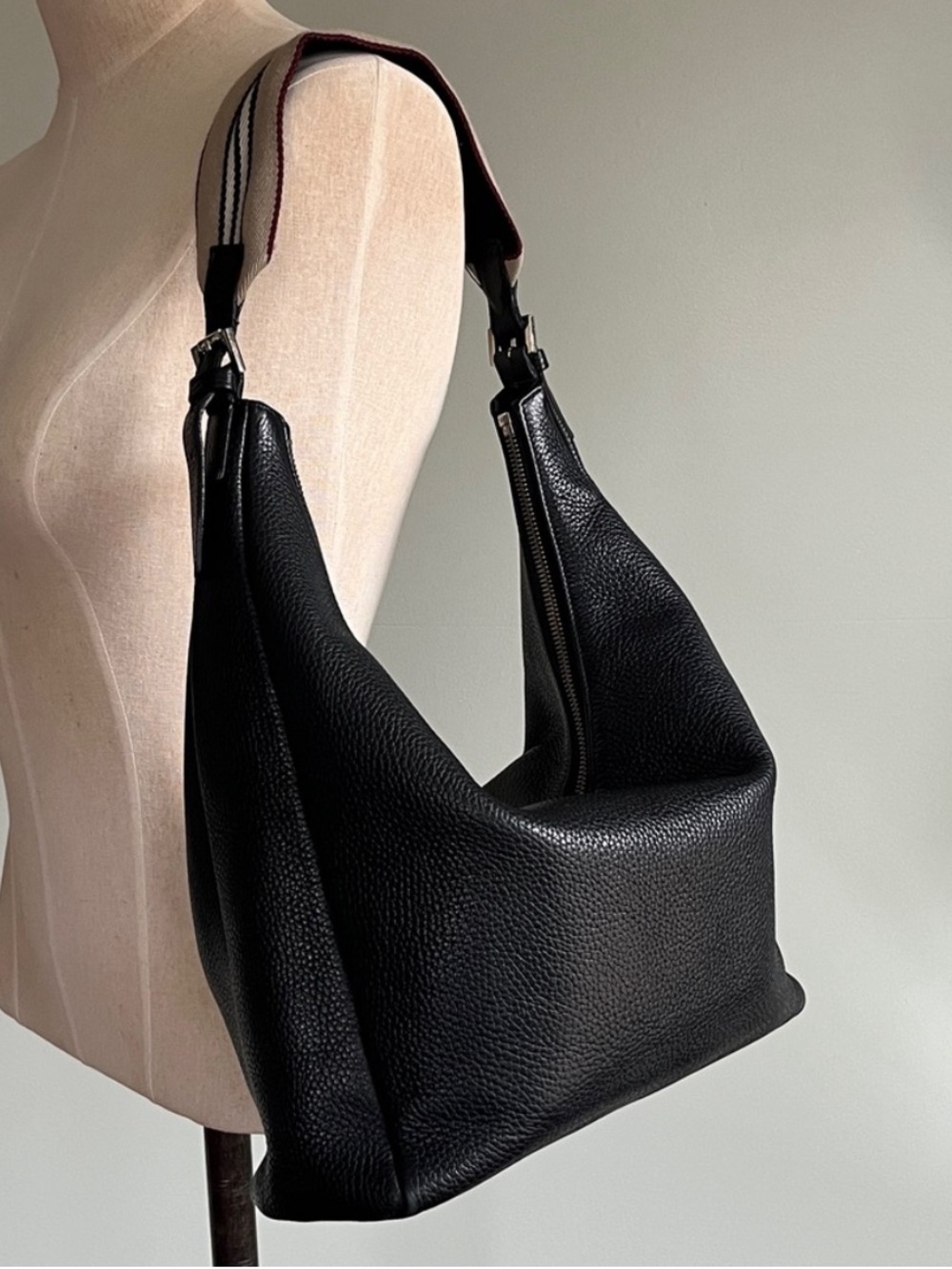 Black Pebbled Hobo Bag - Picture 4 of 13